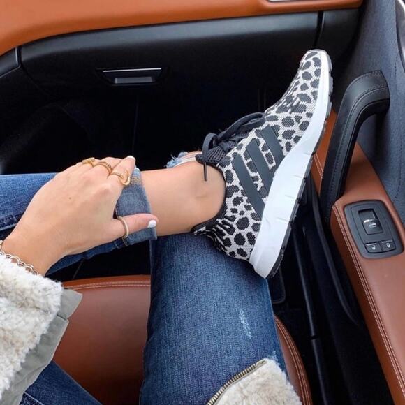 Adidas Leopard SWIFT RUN SHOES Size 9 - Picture 5 of 14